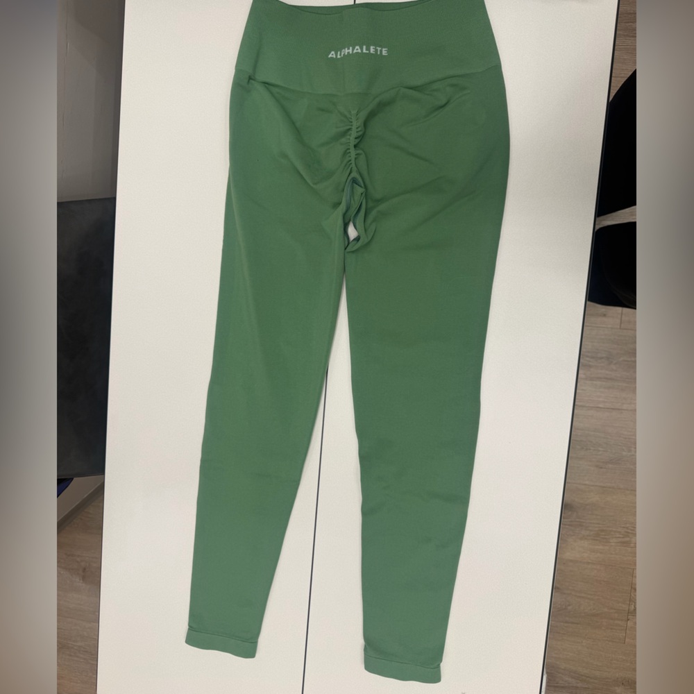 Alphalete amplify jade green legging size medium